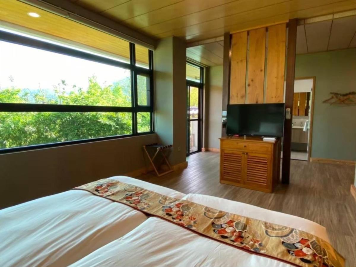 Roaming Cloud Sun Moon Lake B&B Yuchi Exteriör bild