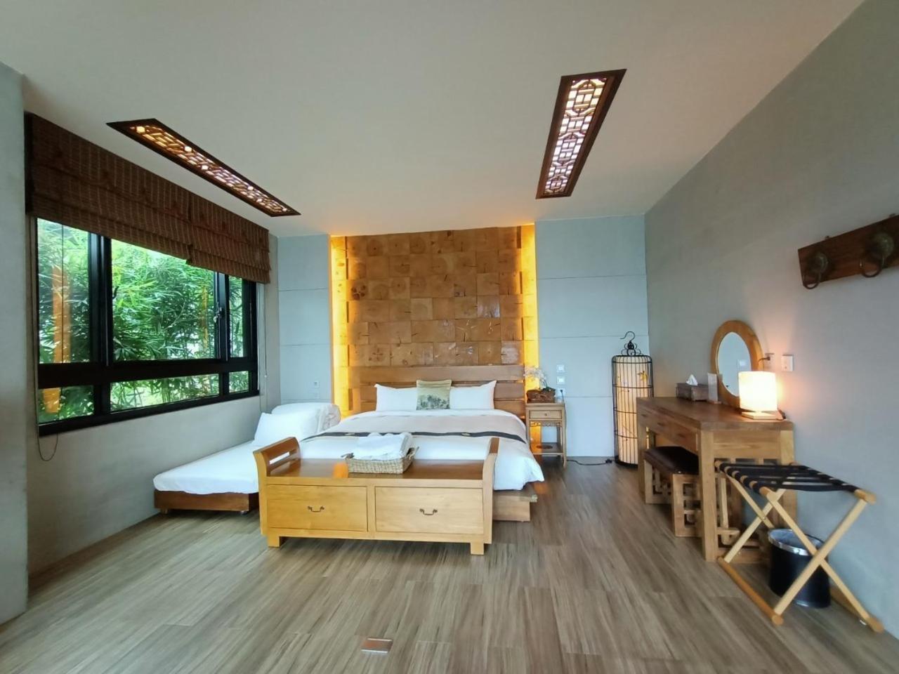 Roaming Cloud Sun Moon Lake B&B Yuchi Exteriör bild