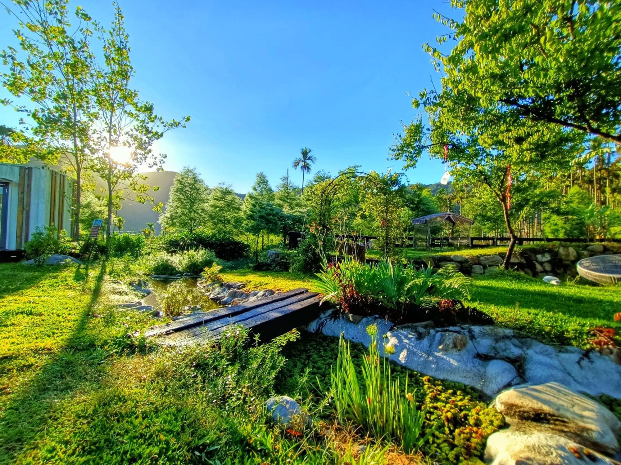 Roaming Cloud Sun Moon Lake B&B Yuchi Exteriör bild