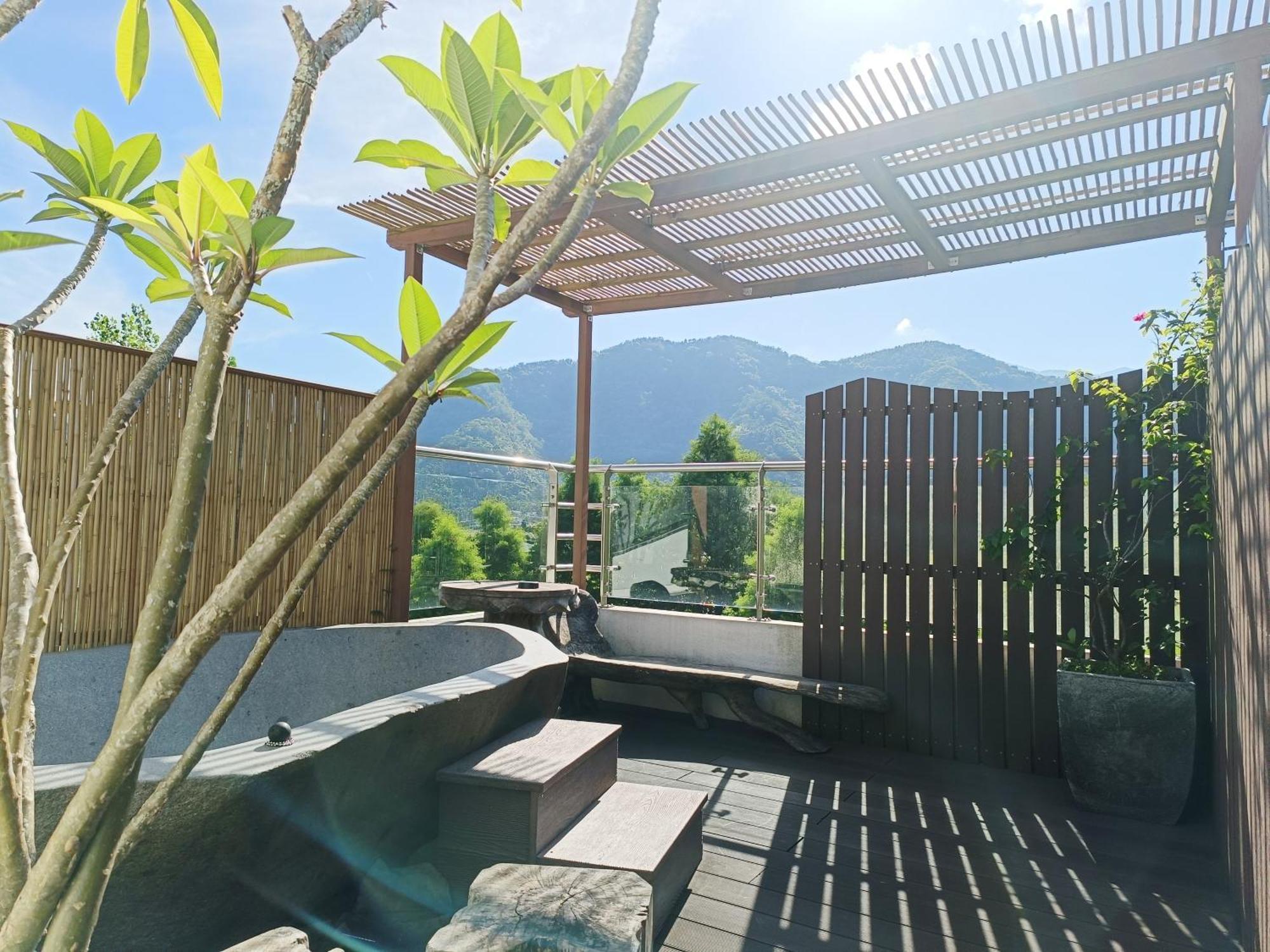 Roaming Cloud Sun Moon Lake B&B Yuchi Exteriör bild